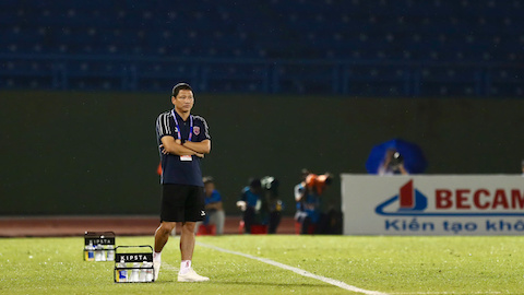 Lo cho HLV Nguyễn Anh Đức!  Lo cho HLV Nguyễn Anh Đức!